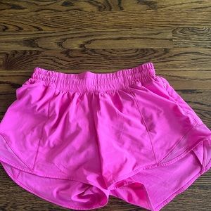 Lululemon Hotty Hots 4” Sonic Pink